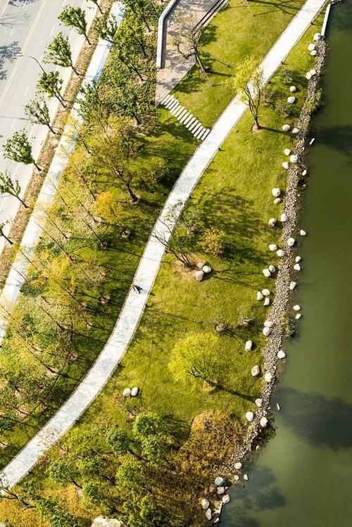 城市河道公园景观设计 从防洪渠到生态活力廊道的转变